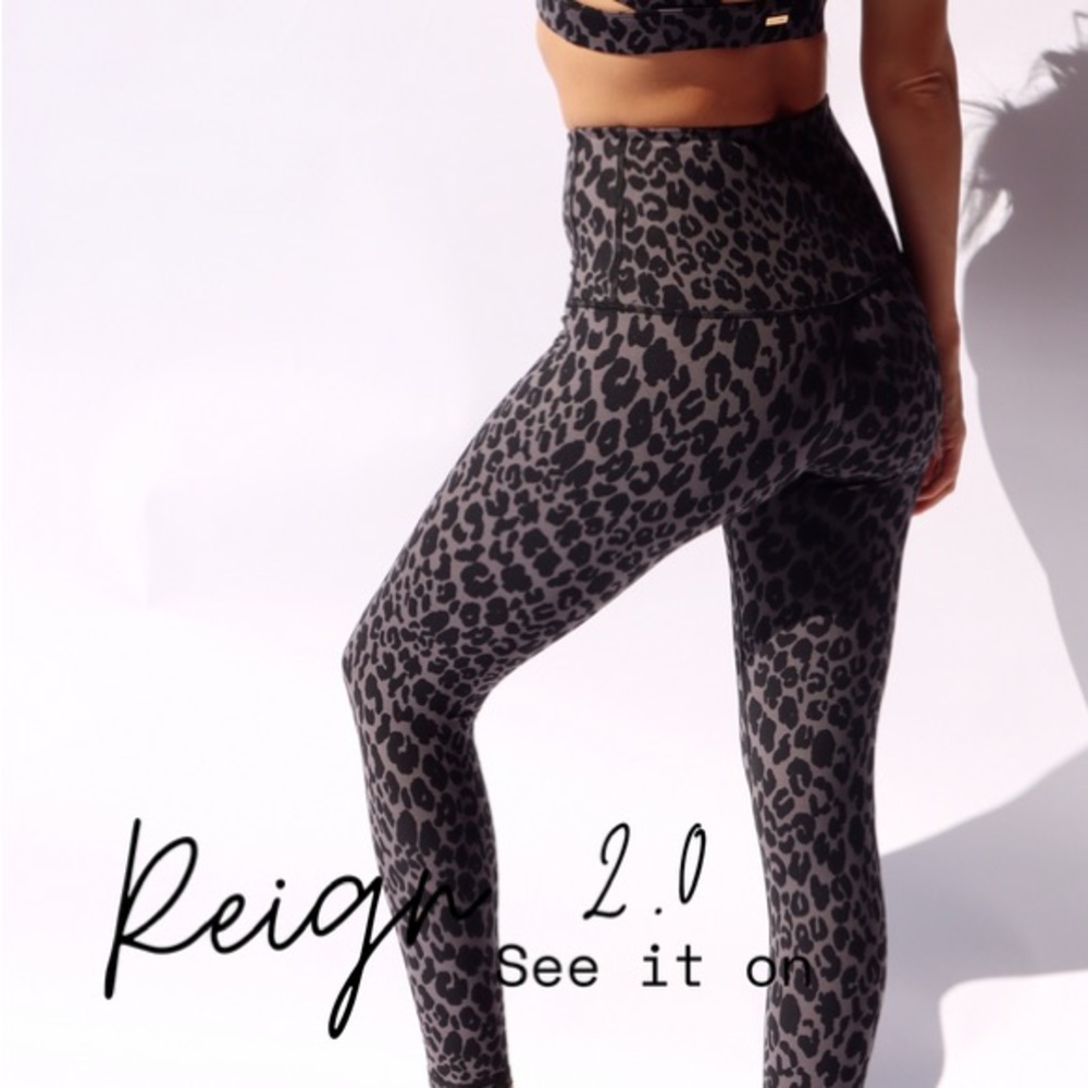Cleo Harper Black Leopard Print Leggings stretch Yoga pants M medium designer - Picture 1 of 8